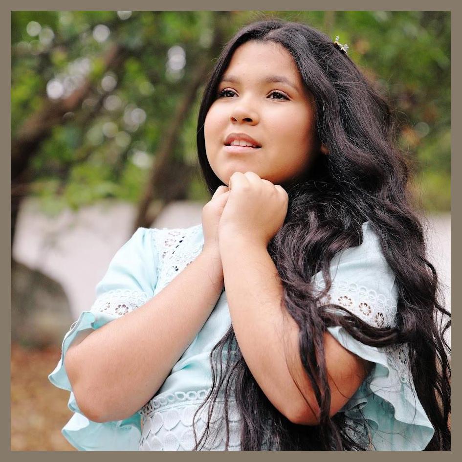 Thais Helena